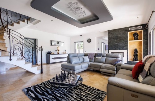 Carpentras Villa | 175 m² Villa ∙ 5 bedrooms ∙ 10 guests