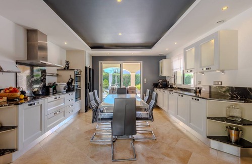 Carpentras Villa | 175 m² Villa ∙ 5 bedrooms ∙ 10 guests