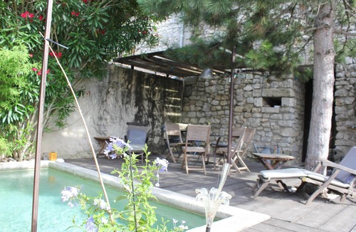 Noves Apartment | 18 Century Provencal Mas With Swimming Pool