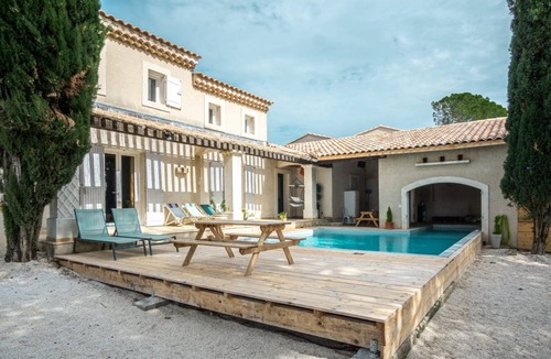 L'Isle-sur-la-Sorgue House | 180 m² House ∙ 4 bedrooms ∙ 10 guests