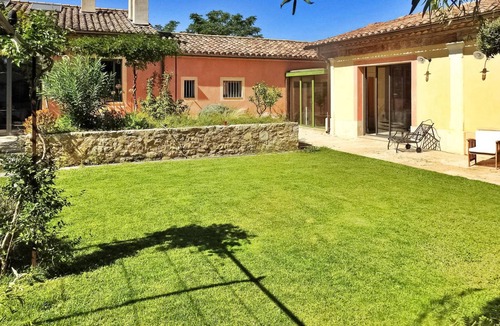 Noves House | 195 m² House ∙ 3 bedrooms ∙ 6 guests
