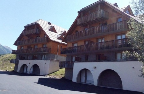 Pra Loup Apartment | 1st floor, balcony, parking, tv, ski locker, 37m², Pra Loup