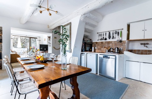 Gordes Villa | 2/3 bedroom Secluded Villa 17th Century with Private heated Pool. Provencal gem