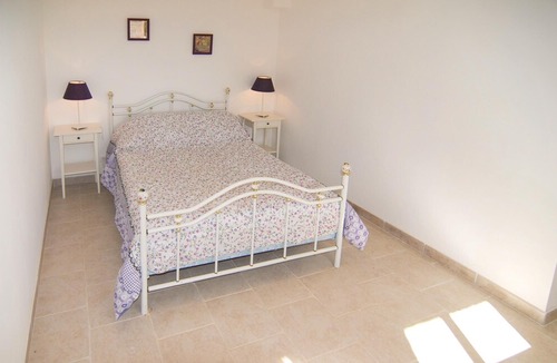 Le Sambuc Apartment | 2 bedroom accommodation in Le Sambuc