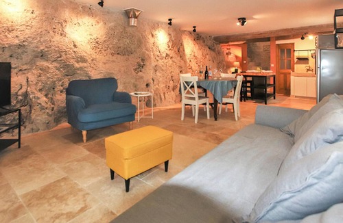 Apt House | 2 bedroom amazing home in Apt