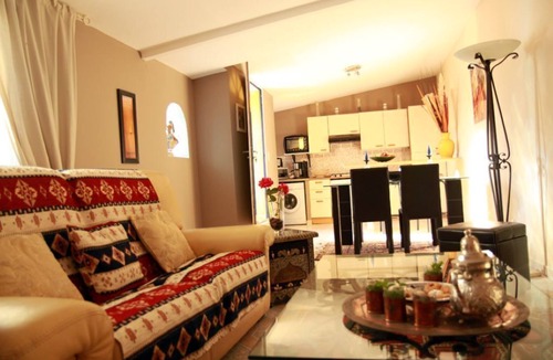 Carpentras House | 2 Gîtes vacation homes Ideal for families or groups of friends 9 to 10 people