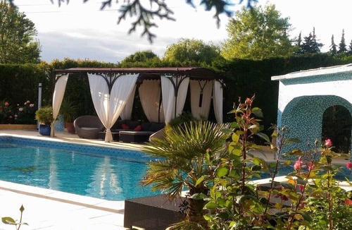 Carpentras House | 2 Gîtes vacation homes Ideal for families or groups of friends 9 to 10 people