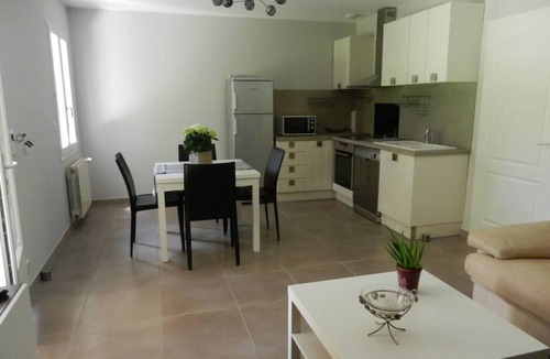Saint-Saturnin-les-Avignon Apartment | 2 independent apartments on the ground floor