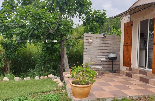 Draguignan Apartment | 2 independent cottages for rent, sleeps 6, ideal for 4