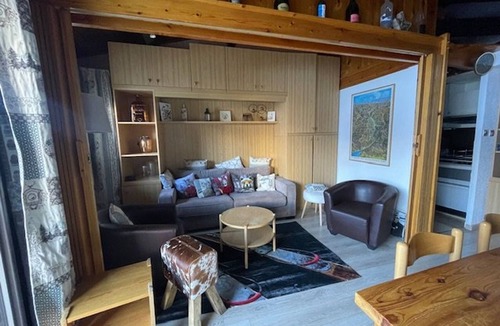 Le Super-Sauze Apartment | 2-Room Apt at ski slopes, 4 sleeps, balcony