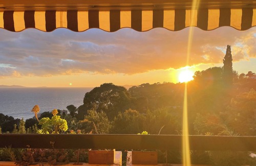 Le Rayol Apartment | 2 ROOMS EXCEPTIONAL SEA VIEW 5 min WALK FROM BEACH AND RAYOL VILLAGE (VAR)