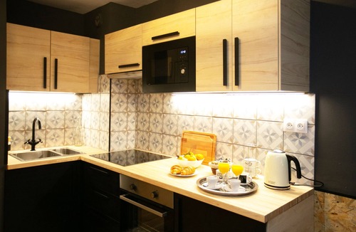 Old Town Apartment | 2 rooms with patio - center of Toulon