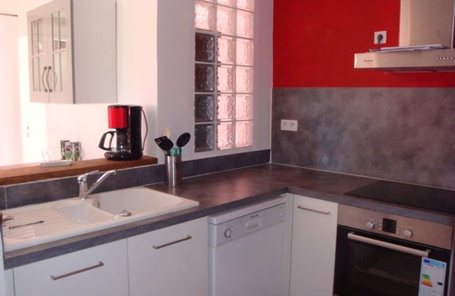 Saint-Gilles Apartment | 2 to 3 person gîte with jaccuzi in Camargue on the banks of the Petit Rhône.