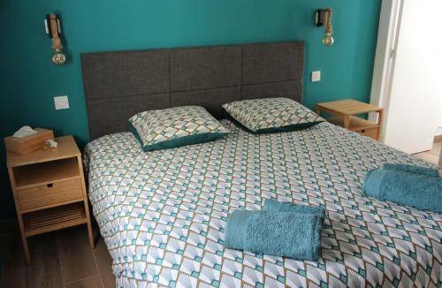 Cuges-les-Pins Bed & Breakfast | 20 m² Bed and breakfast ∙ 2 guests