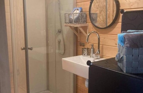 Cornillon-Confoux Ski Chalet | 20 m² Chalet ∙ 1 bedroom ∙ 2 guests