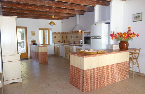 Villelaure House | 200 m² farm at the foot of the Luberon with swimming pool
