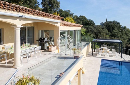 La Londe-les-Maures House | 200 m² House ∙ 4 bedrooms ∙ 9 guests