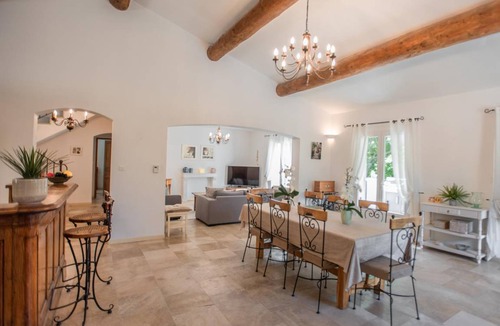 Saumane-de-Vaucluse House | 200 m² House ∙ 4 bedrooms ∙ 8 guests