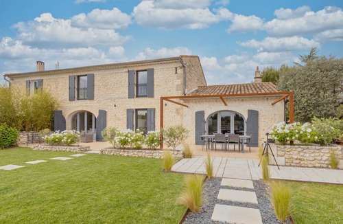 Chateaurenard Villa | 200 m² Villa ∙ 4 bedrooms ∙ 8 guests