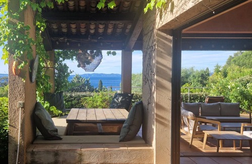 Le Lavandou Villa | 200 meters from Aiguebelle beach -superb view of the islands- private Jacuzzi