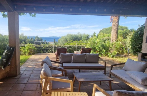 Le Lavandou Villa | 200 meters from Aiguebelle beach -superb view of the islands- private Jacuzzi