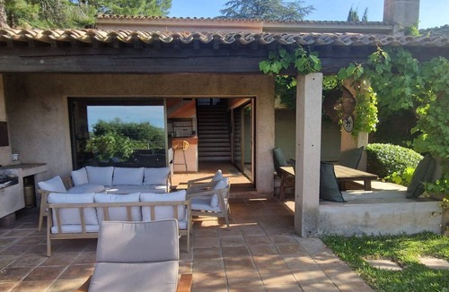 Le Lavandou Villa | 200 meters from Aiguebelle beach -superb view of the islands- private Jacuzzi