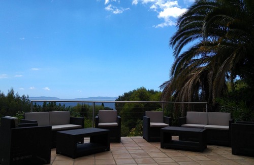 Le Lavandou Villa | 200 meters from Aiguebelle beach -superb view of the islands- private Jacuzzi