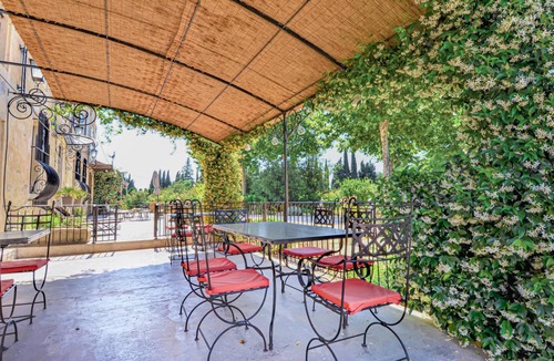Vallabregues House | 247 m² House ∙ 6 bedrooms ∙ 16 guests