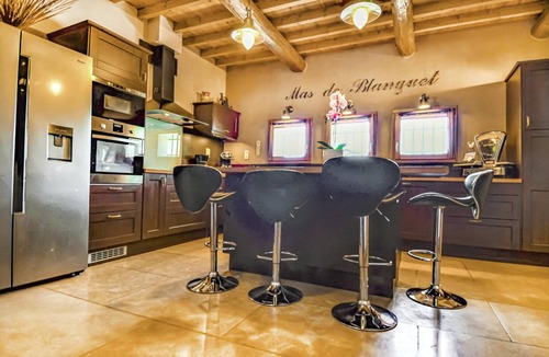 Vallabregues House | 247 m² House ∙ 6 bedrooms ∙ 16 guests