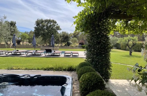 Lambesc Villa | 250 m² Villa ∙ 5 bedrooms ∙ 10 guests