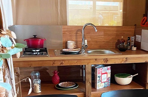Volonne Other | 26 m² Tent ∙ 2 bedrooms ∙ 5 guests