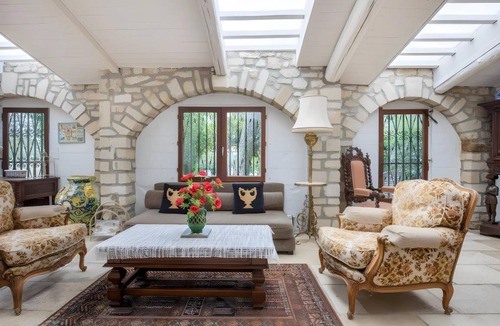 Beaucaire Villa | 270 m² Villa ∙ 7 bedrooms ∙ 16 guests