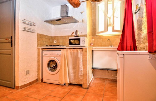 Remoulins Apartment | 28 m² Apartment ∙ 2 guests