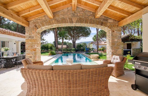 Cogolin Villa | 280 m² Villa ∙ 4 bedrooms ∙ 8 guests