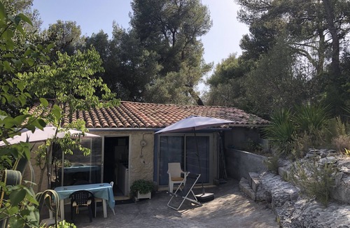 Cassis House | 3.5km from the center of Cassis: mini Villa with terrace between Vines And Hills