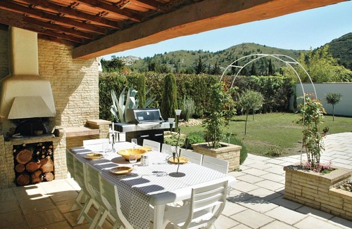 Boulbon House | 3 bedroom accommodation in Boulbon