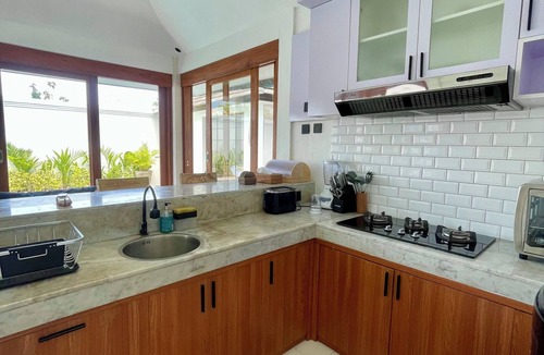 Uluwatu Villa | 3 br villa across from Thomas beach, Uluwatu .