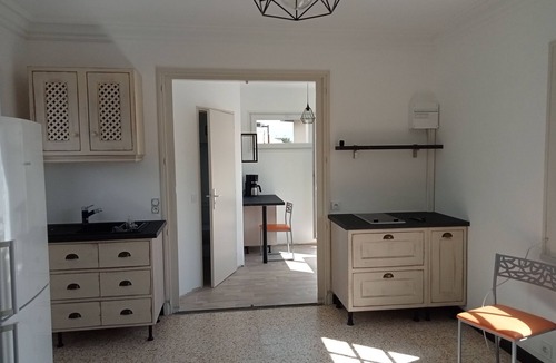 Le Pontet Apartment | 3 kms from Avignon, quiet 40 m² studio, ideal for 2 people