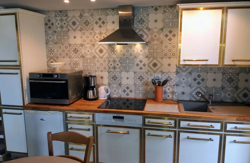 Montpezat House | 3-room house with garden and pool facing Lake Montpezat