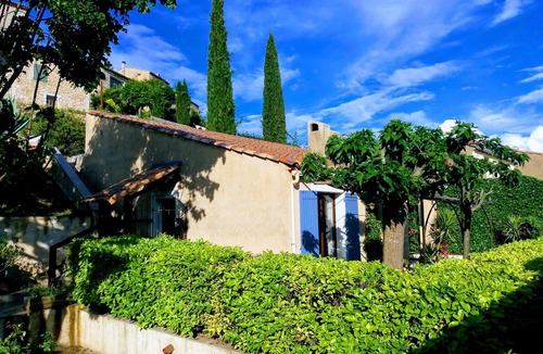 Montpezat House | 3-room house with garden and pool facing Lake Montpezat