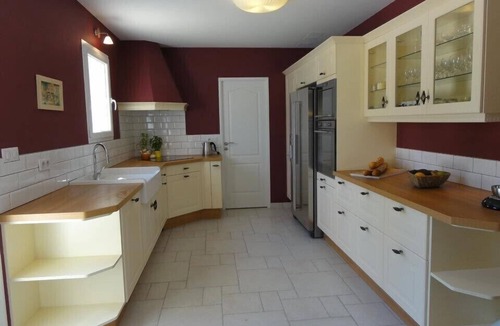 Saint-Didier Villa | 3-star villa with pool in Saint-Didier
