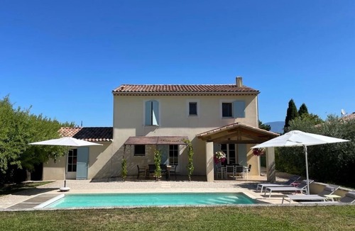 Saint-Didier Villa | 3-star villa with pool in Saint-Didier