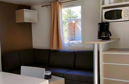 Saint-Mitre-les-Remparts House | 30 m² Mobile home ∙ 2 bedrooms ∙ 6 guests