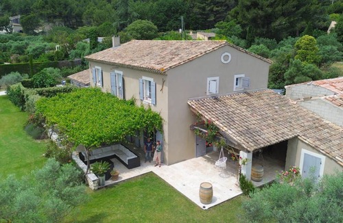 Noves Villa | 300 m² Villa ∙ 4 bedrooms ∙ 9 guests