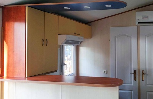 Saint-Mitre-les-Remparts House | 32 m² Mobile home ∙ 2 bedrooms ∙ 8 guests