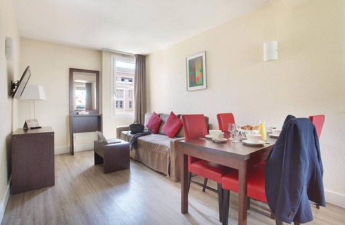 Couronne Urbaine Apartment | 32 m² Apartment ∙ 2 bedrooms ∙ 4 guests