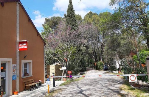 Saint-Martin-de-Crau Resort | 32 m² Resort ∙ 3 bedrooms ∙ 6 guests