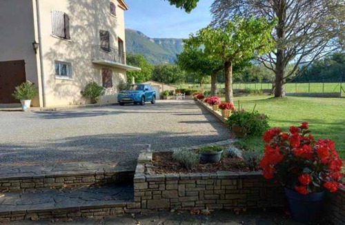 Digne-les-Bains House | 32 m² Gîte ∙ 1 bedroom ∙ 2 guests