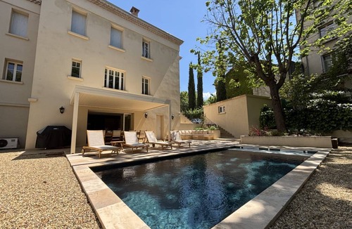 Couronne Urbaine House | 350 m² House ∙ 4 bedrooms ∙ 8 guests