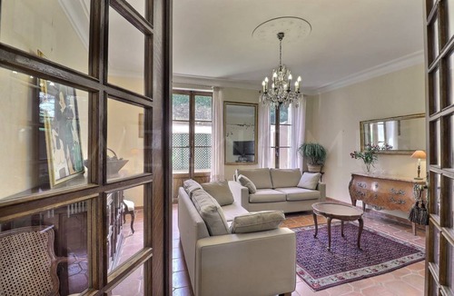 Apt House | 400 m² Farmhouse ∙ 9 bedrooms ∙ 17 guests